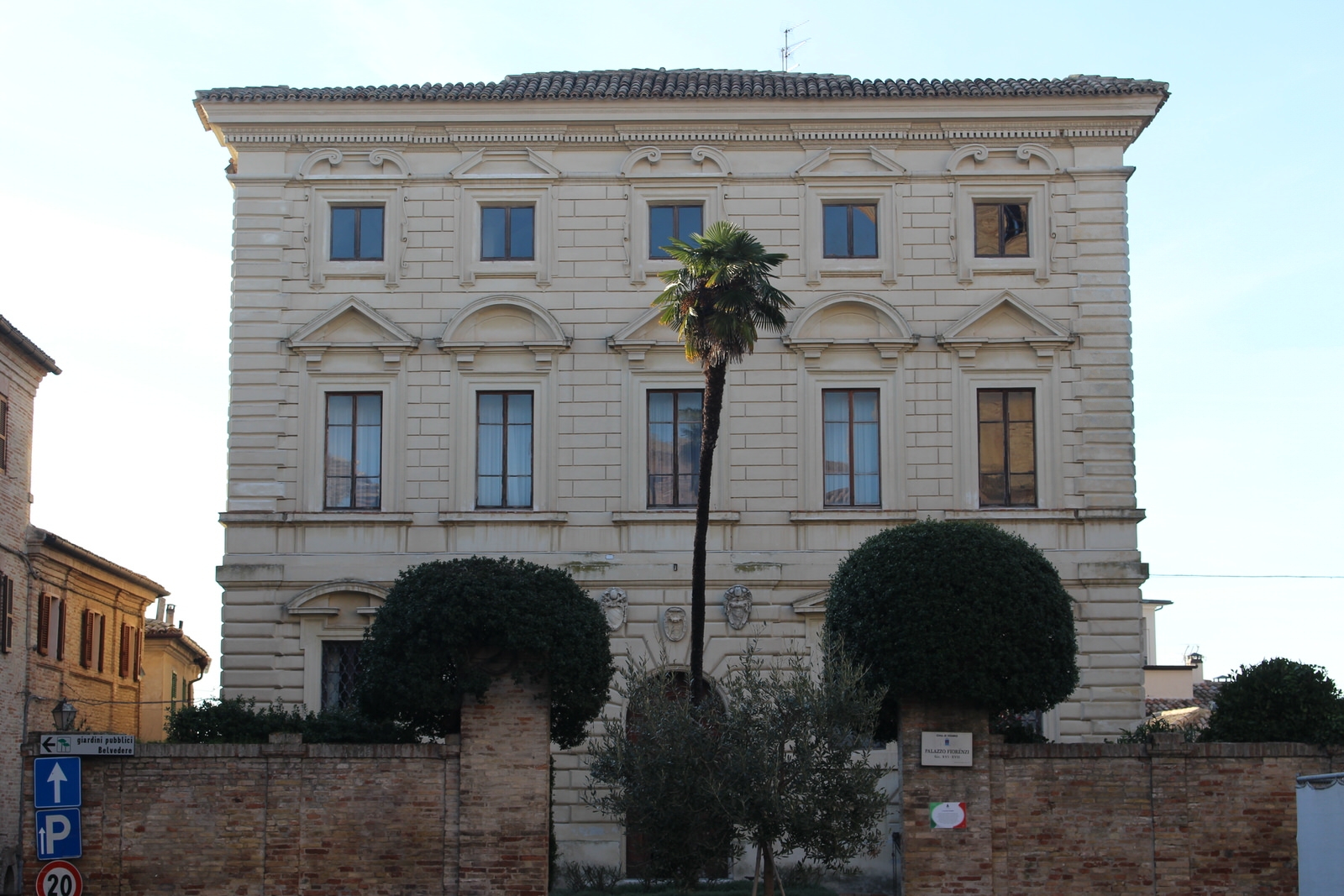 Osimo_Palazzo_XVI_sec